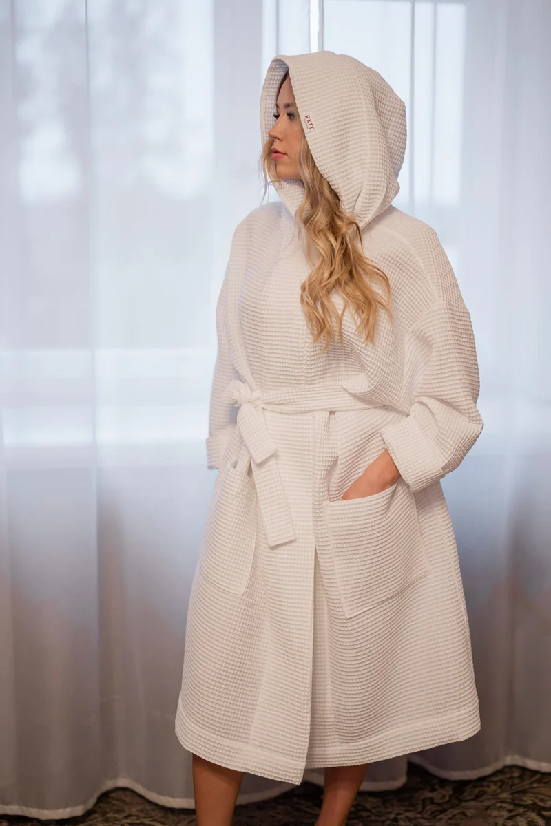 RÄTT Unisex Wafelbadjas met Capuchon — Lichtgrijs, 100% katoen OEKO-TEX (handgemaakt in Estland)