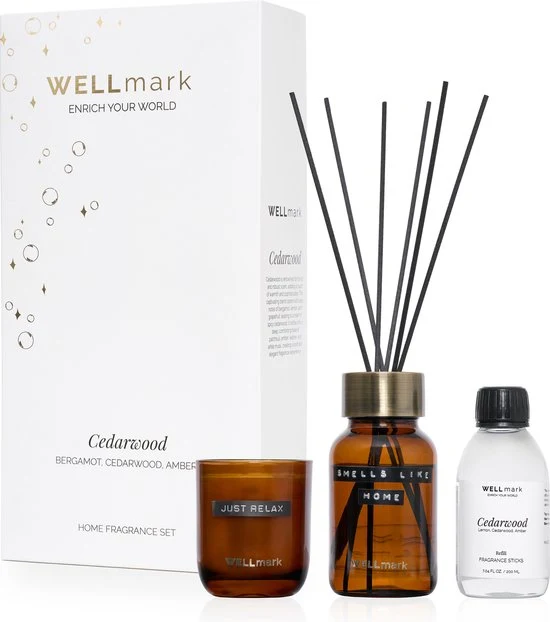 Wellmark giftset geurstokjes & kaars - cedarwood - amber - 220gr - 200ml - tekst: just relax & smells like home