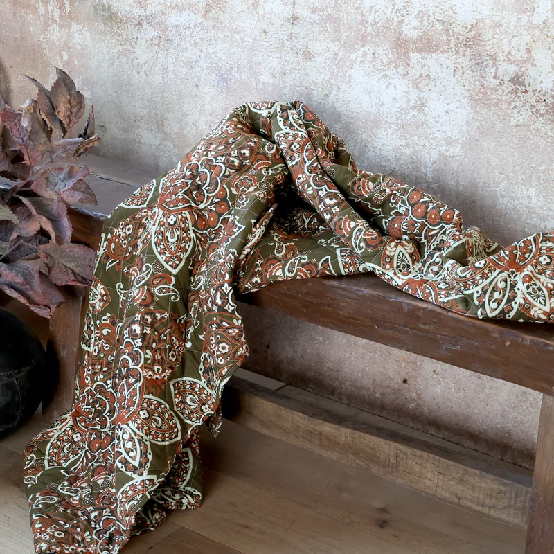 Chic Antique | Aix quilt met paisleypatroon