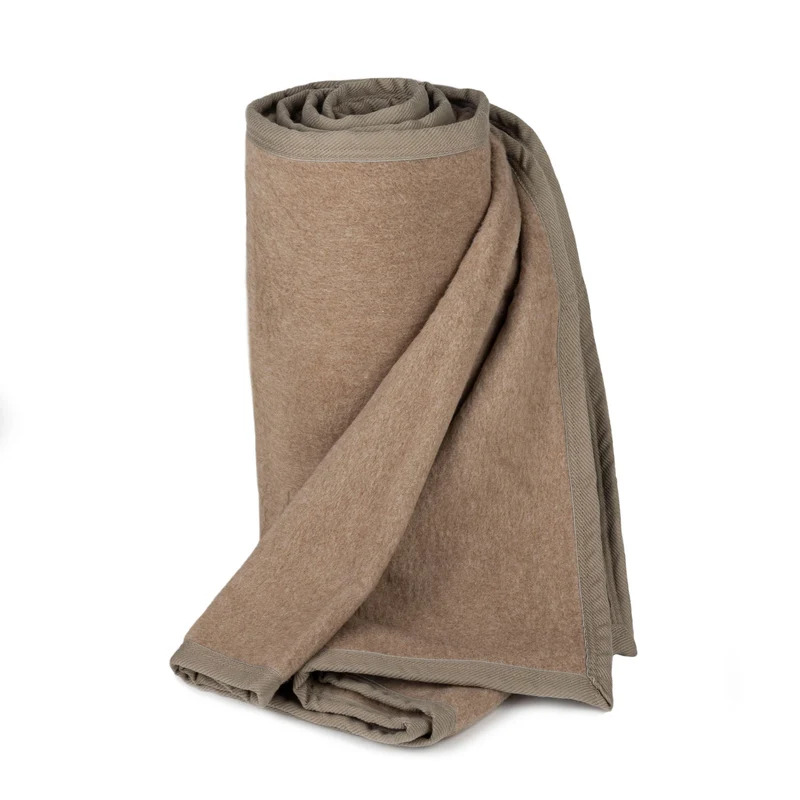 Hotel Quality Blanket