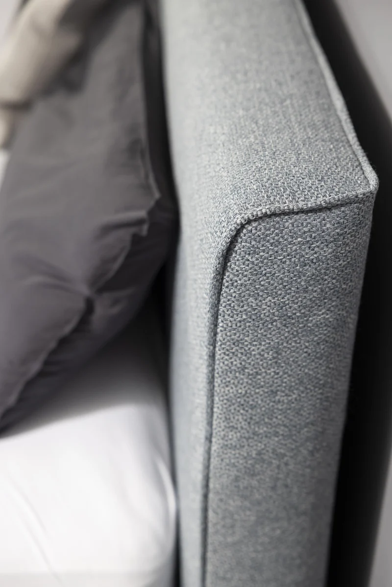 Onira bed met gestoffeerd hoofdbord