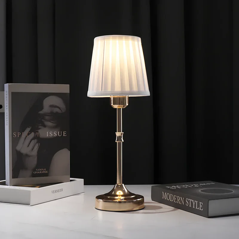 Klassieke Tafellamp | Draadloos | Met Drie Lichtstanden