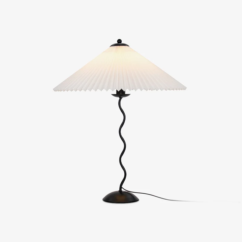 Tafellamp met Golvende Voet en Geplooide Kap – Scandinavisch Accent voor Woonkamer, Gang of Slaapkamer | Zwarte Basis met Beige, Witte, Donkergroene of Zwarte Stoffen Kap | E14 Fitting | Dimbaar met Drukknop | Sansoti