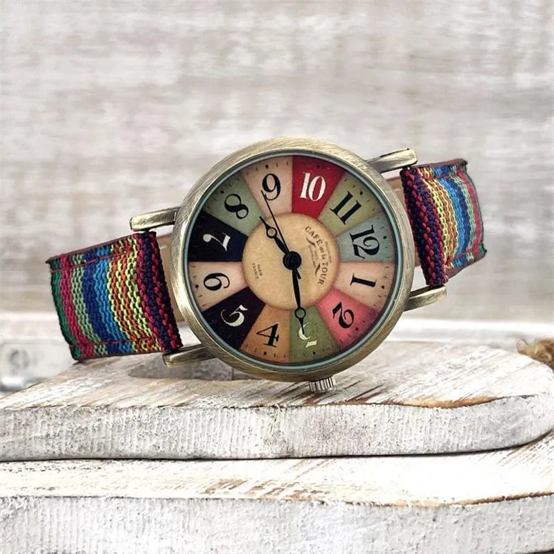 Vintage Dameshorloge met Regenboog Patroon en Gevlochten Band | Sansoti