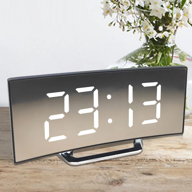 Digitale LED Spiegelwekker met Gebogen Display en Automatische Dimfunctie | CurveClock | Moderne Wekker met Dag- en Nachtmodus voor Slaapkamer en Kantoor | Sansoti