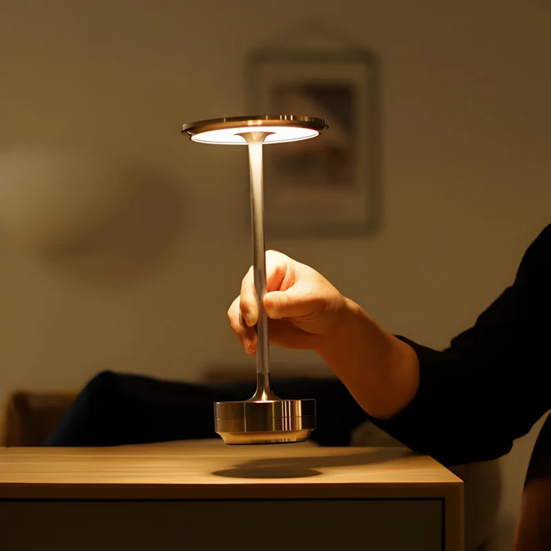 Tafellamp Draadloos LED Dimbaar Metaal Goud Zwart Zilver Oplaadbaar Touchlamp Nachtlamp Bureau Lamp Modern Design | Sansoti