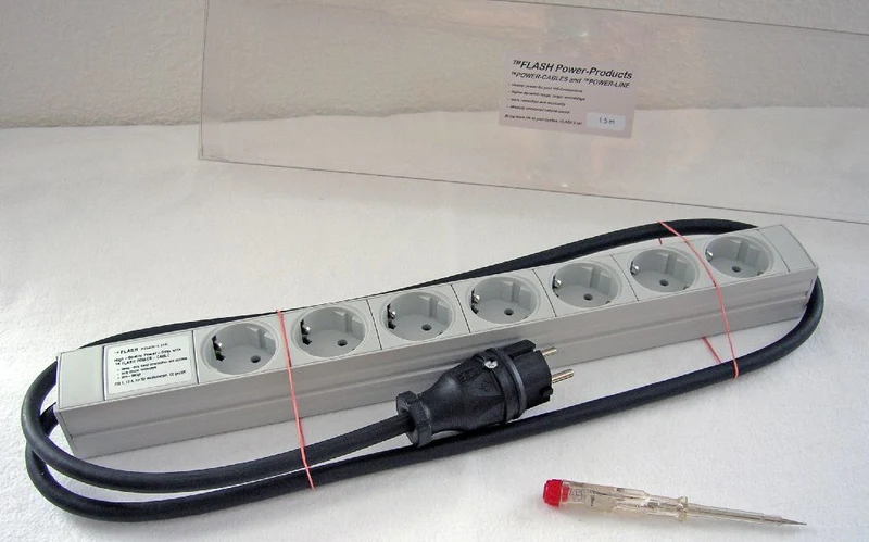 Flashpower Flashpower 1,5 met 7 plug in en 1,5 meter snoer